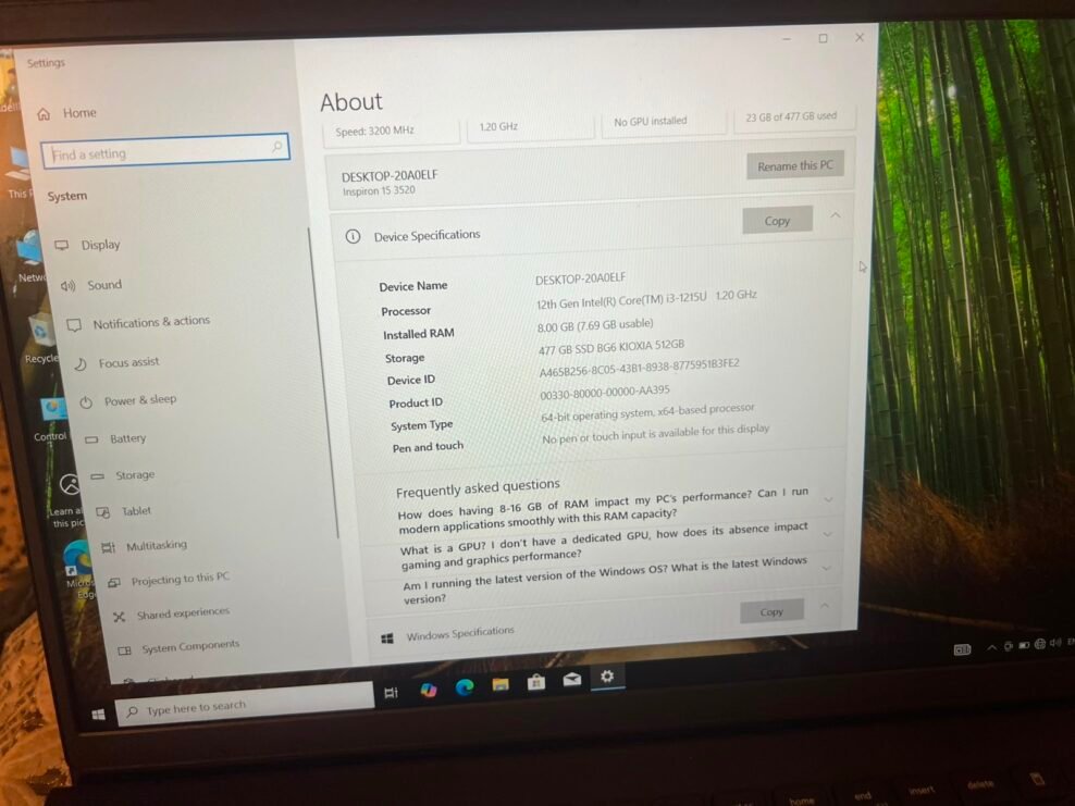 Alternative view of Dell Inspiron 15 3520